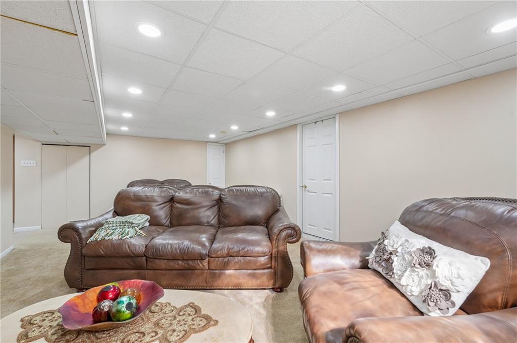 1516 Griffin Road Monroeville, PA 15146 - Photo 31 of 49 Gallery Image 31