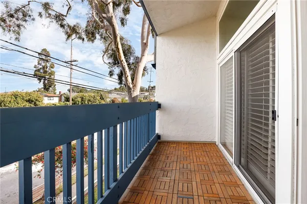 $549,000 | 607 South Prospect Avenue, Unit 306, Redondo Beach, CA 90277