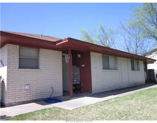 $1,000 | 1913 Pine Tree Drive, Unit B, Bryan, TX 77802