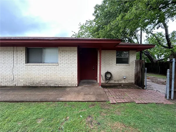 $1,000 | 1913 Pine Tree Drive, Unit B, Bryan, TX 77802