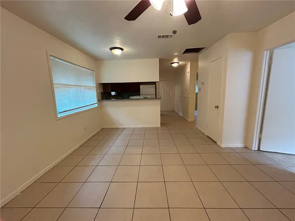 $1,000 | 1913 Pine Tree Drive, Unit B, Bryan, TX 77802