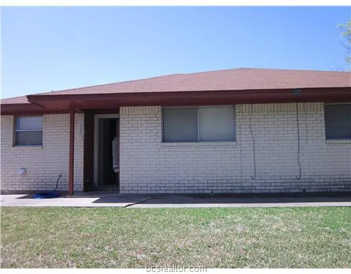 $1,000 | 1913 Pine Tree Drive, Unit B, Bryan, TX 77802