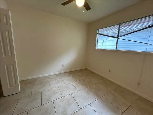 $1,000 | 1913 Pine Tree Drive, Unit B, Bryan, TX 77802