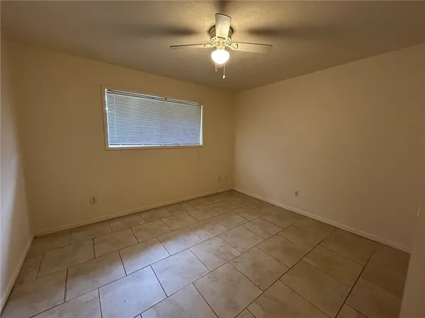 $1,000 | 1913 Pine Tree Drive, Unit B, Bryan, TX 77802
