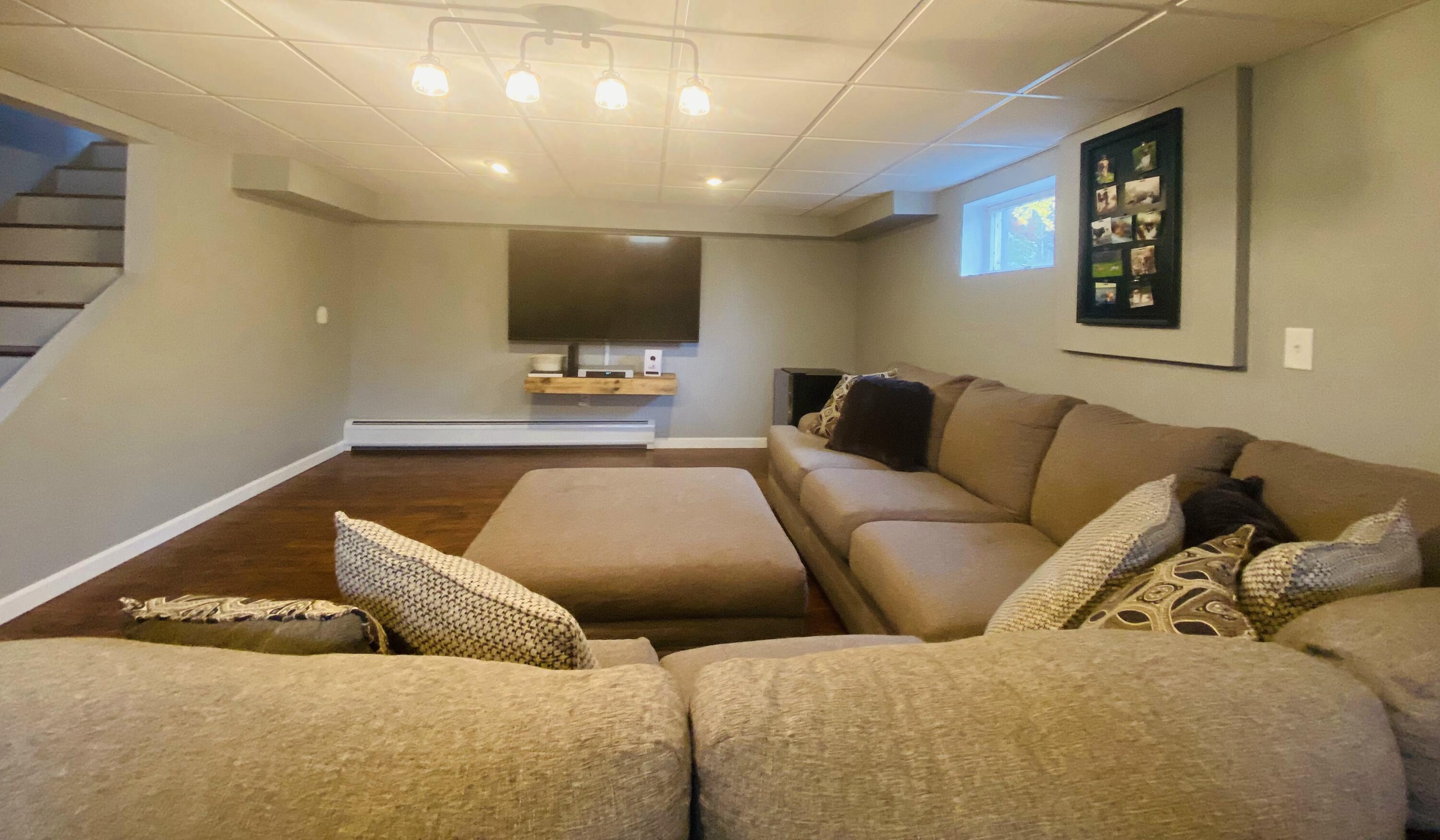 362 Mann Hill Road Holden, ME 04429 - Photo 24 of 30 Family Room/Living Room