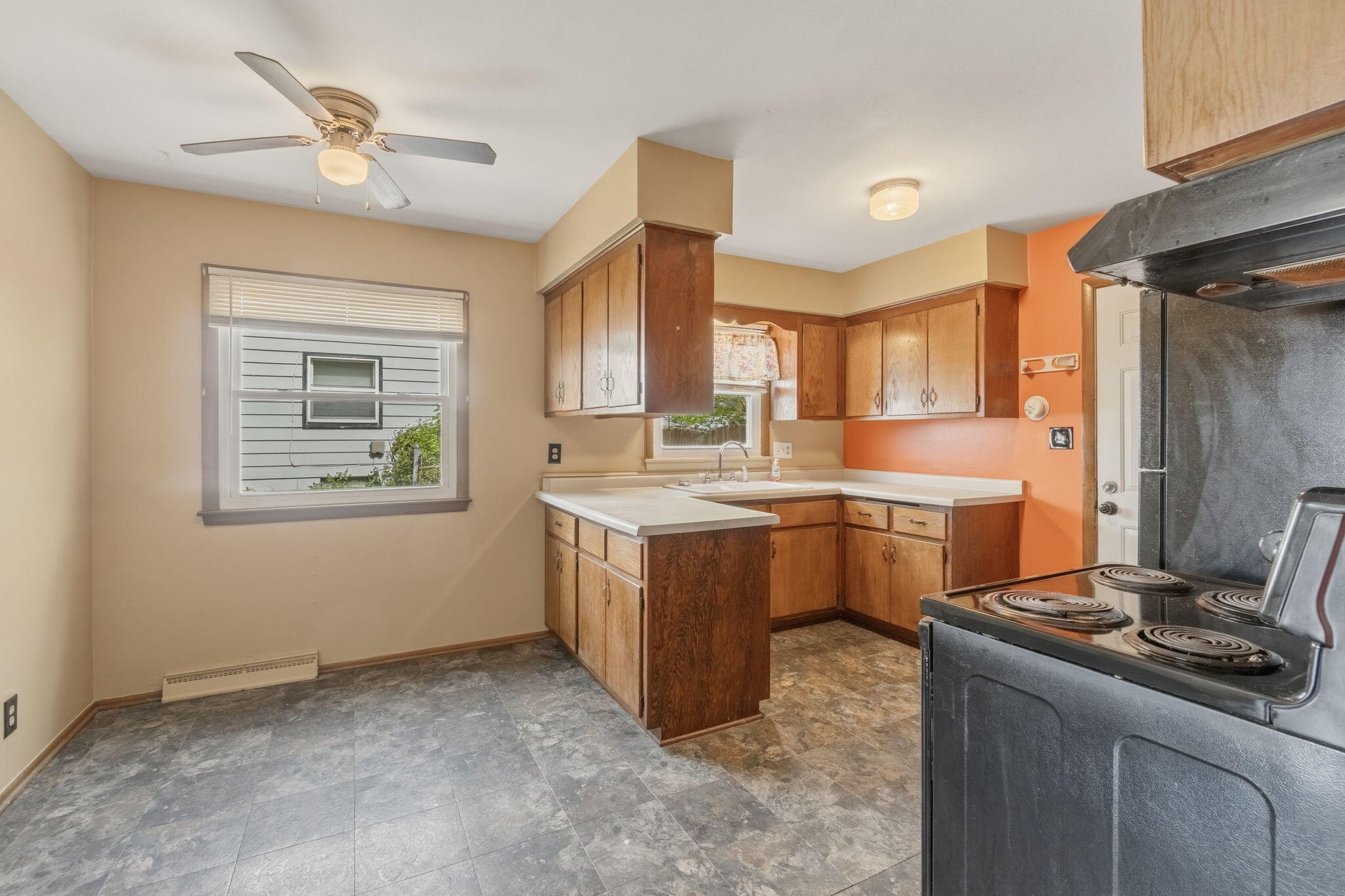 10501 West Silver Spring Drive Milwaukee, WI 53225 - Photo 43 of 57 22-web-or-mls-_DSC7904-HDR