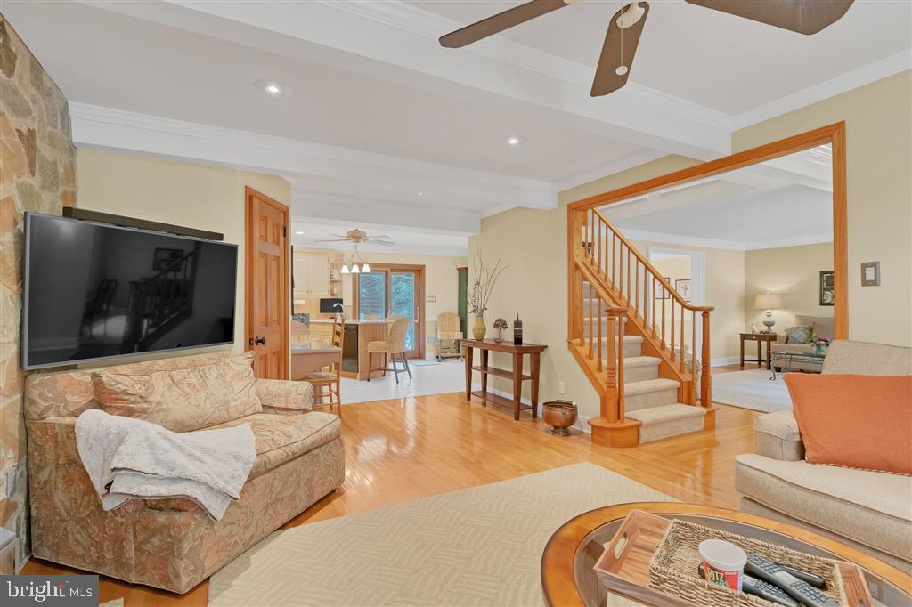 457 Beatty Road Springfield, PA 19064 - Photo 3 of 36