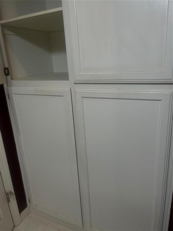 918 Prairie Avenue Cleburne, TX 76033 - Photo 18 of 25 a close view of closet