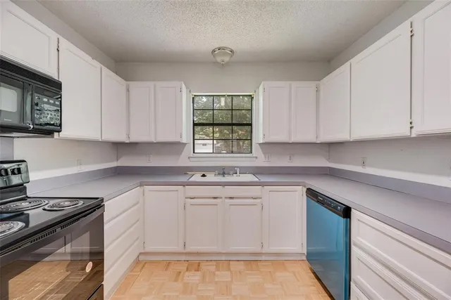 $199,500 | 918 Prairie Avenue, Cleburne, TX 76033