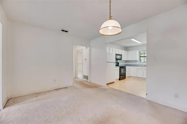 $199,500 | 918 Prairie Avenue, Cleburne, TX 76033