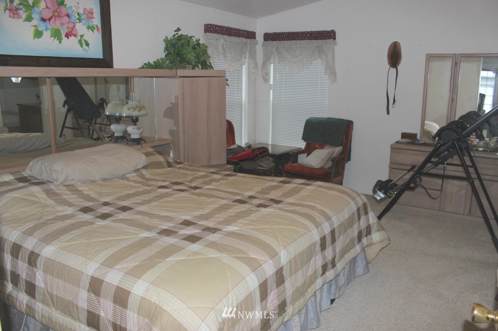 7418 197th Lane Southwest Rochester, WA 98579 - Photo 13 of 25 Gallery Image 13