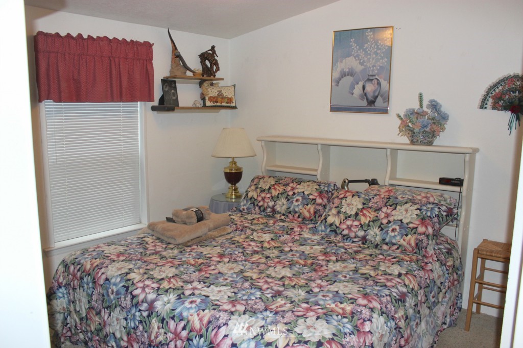 7418 197th Lane Southwest Rochester, WA 98579 - Photo 8 of 25 Gallery Image 8