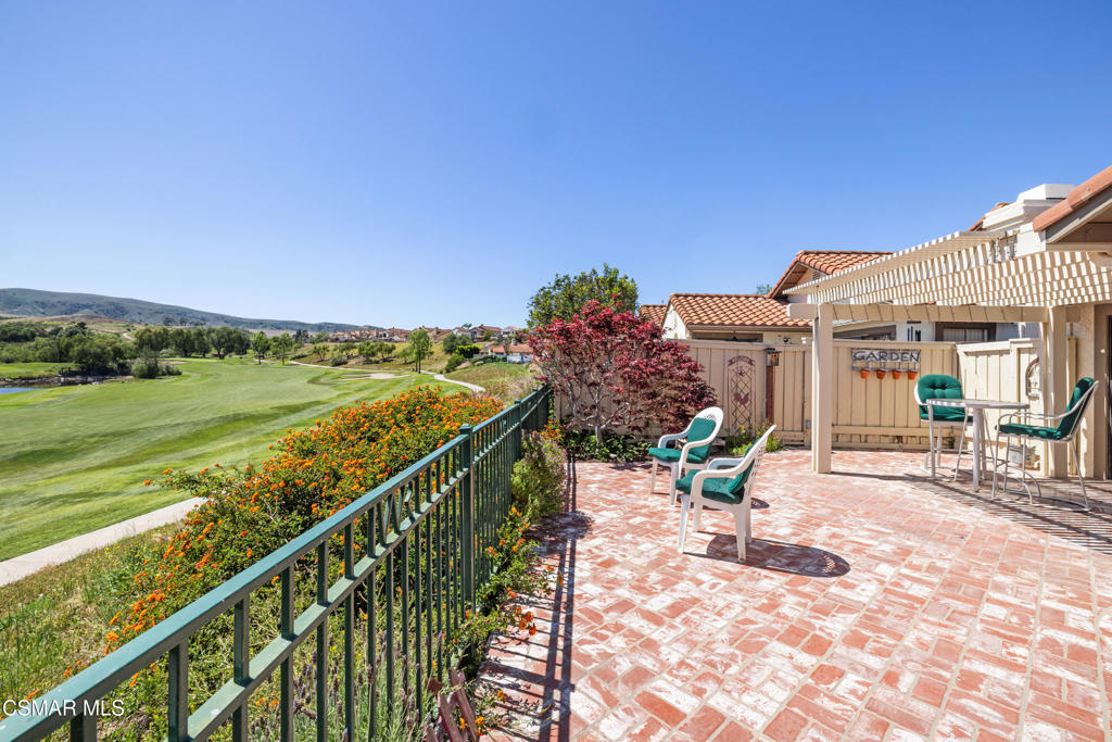 752 Wind Willow Way Simi Valley, CA 93065 - Photo 26 of 28