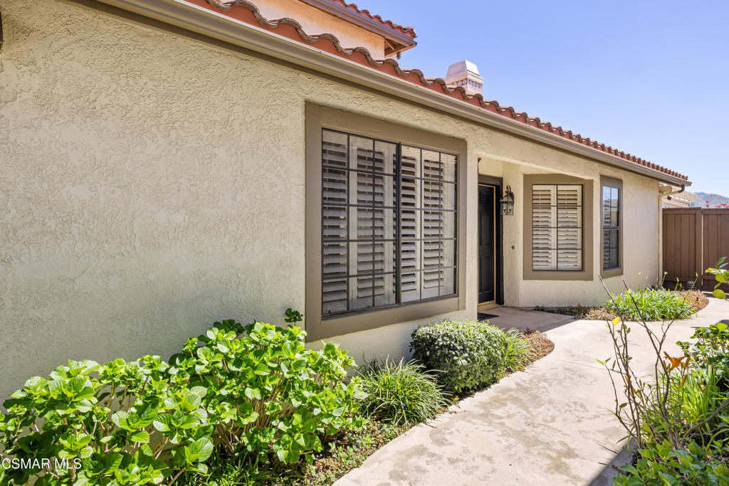 752 Wind Willow Way Simi Valley, CA 93065 - Photo 4 of 28