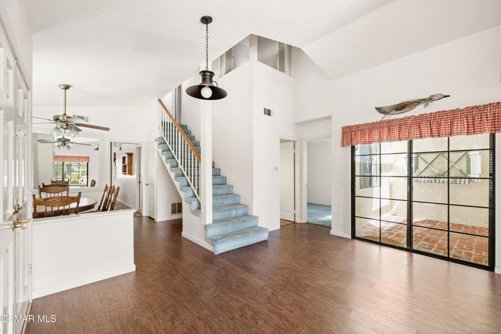 752 Wind Willow Way Simi Valley, CA 93065 - Photo 8 of 28