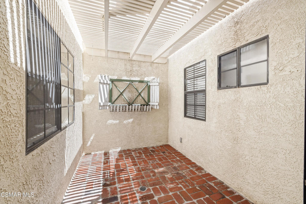 752 Wind Willow Way Simi Valley, CA 93065 - Photo 9 of 28