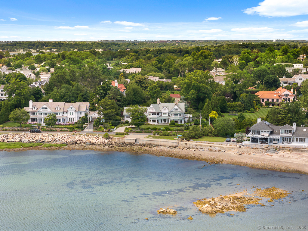 260 Hillspoint Road Westport, CT 06880 - Photo 35 of 40 a view of a city