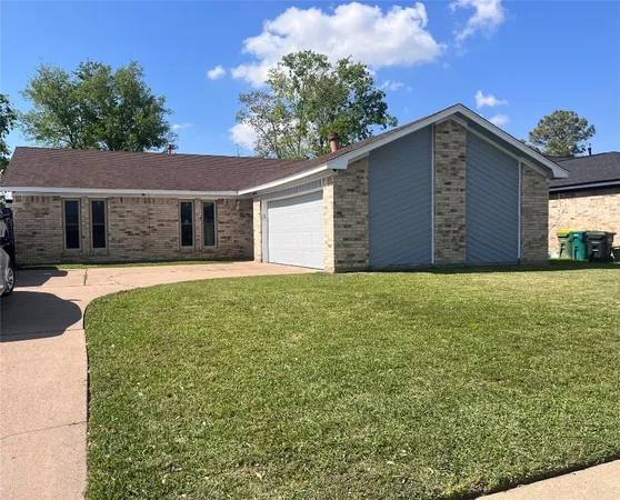 $270,000 | 5919 Ollia Circle, Pasadena, TX 77505
