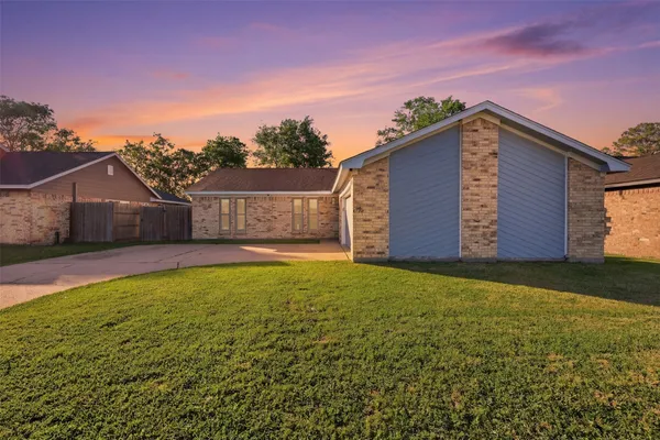 $270,000 | 5919 Ollia Circle, Pasadena, TX 77505