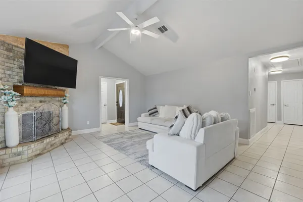 $270,000 | 5919 Ollia Circle, Pasadena, TX 77505