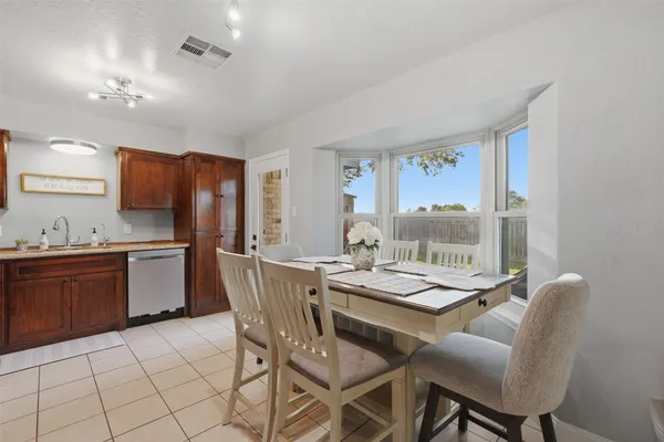 $270,000 | 5919 Ollia Circle, Pasadena, TX 77505