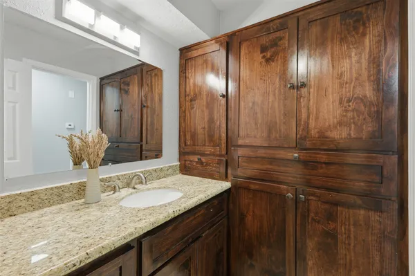 $270,000 | 5919 Ollia Circle, Pasadena, TX 77505