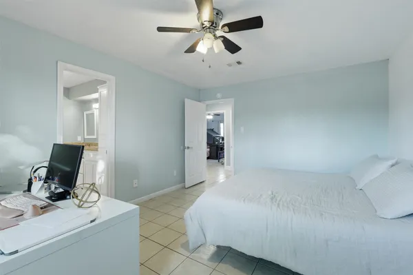 $270,000 | 5919 Ollia Circle, Pasadena, TX 77505