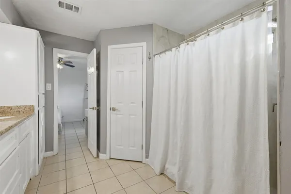 $270,000 | 5919 Ollia Circle, Pasadena, TX 77505