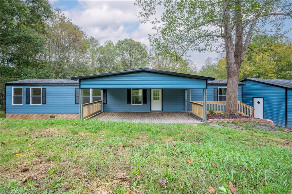 157 Cedar Point Drive Mount Airy, NC 27030 - Photo 3 of 35