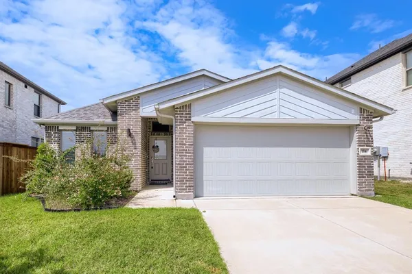 $2,400 | 114 Mandarin Street, Forney, TX 75126