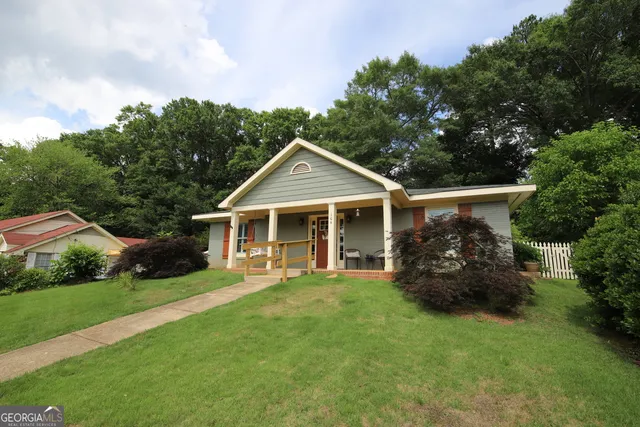 $2,050 | 104 Ridgecrest Road, LaGrange, GA 30240