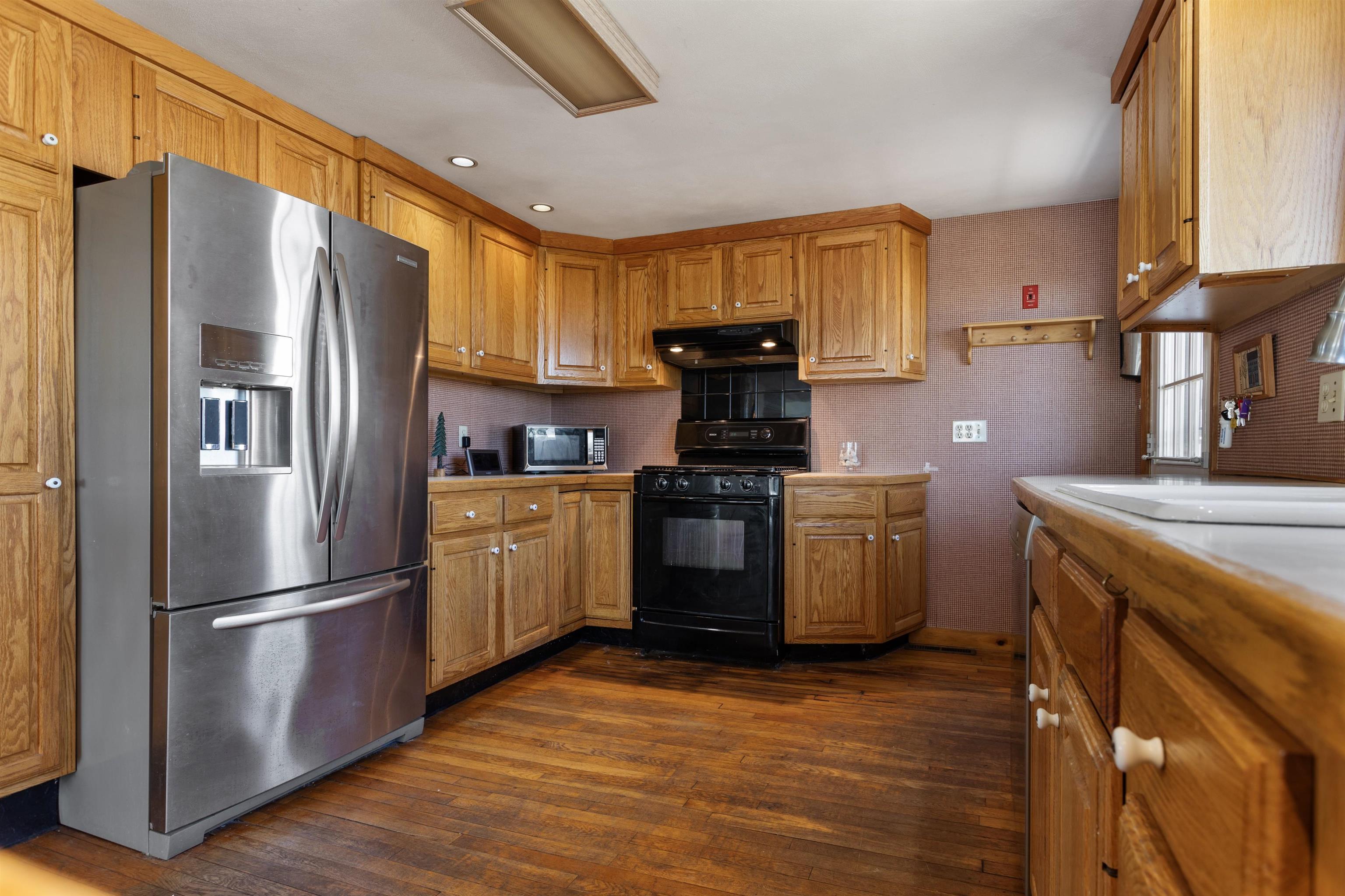116 Glade Path Hampton, NH 03842 - Photo 4 of 30 Gallery Image 4