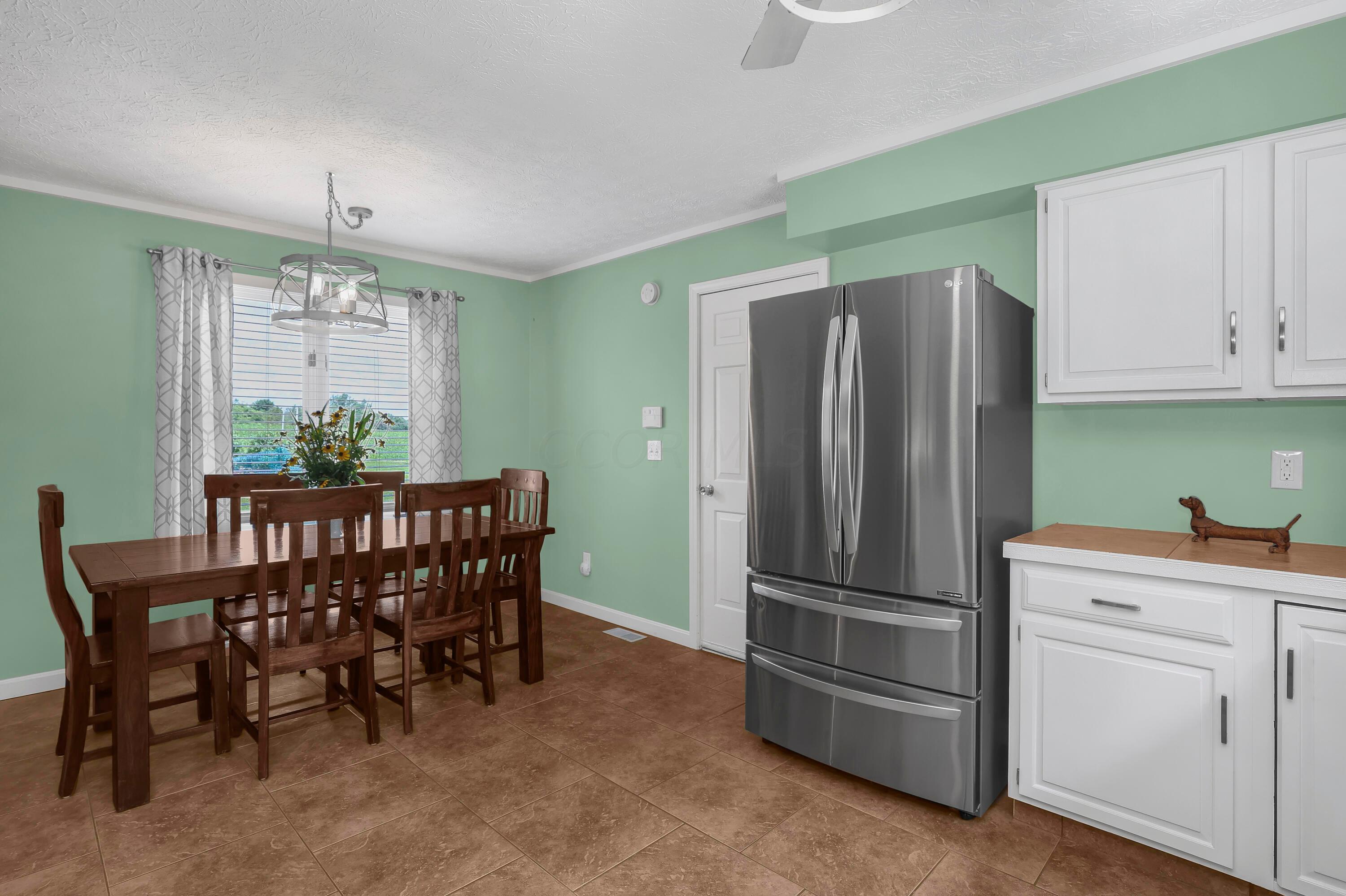 1060 South Watkins Road Alexandria, OH 43001 - Photo 5 of 47 0G7A6807
