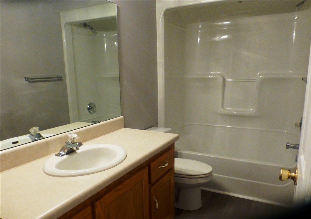 106 Holly Ridge Drive Anderson, SC 29621 - Photo 25 of 30 Main Hall Bath