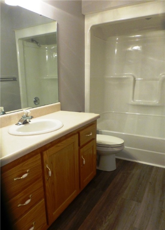 106 Holly Ridge Drive Anderson, SC 29621 - Photo 26 of 30 Main Hall Bath has shower/tub