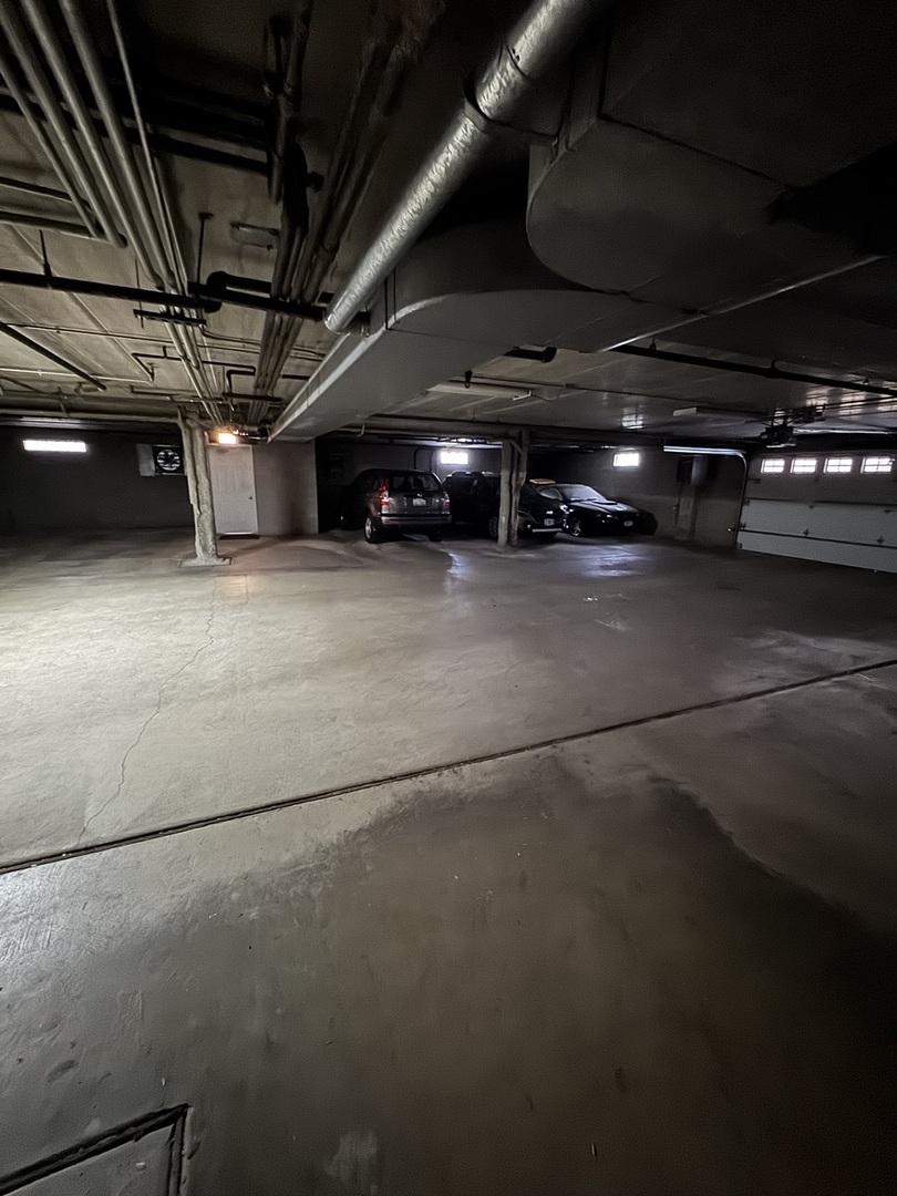 4535 Rumsey Avenue, Unit 3E Oak Lawn, IL 60453 - Photo 12 of 12 a view of parking area