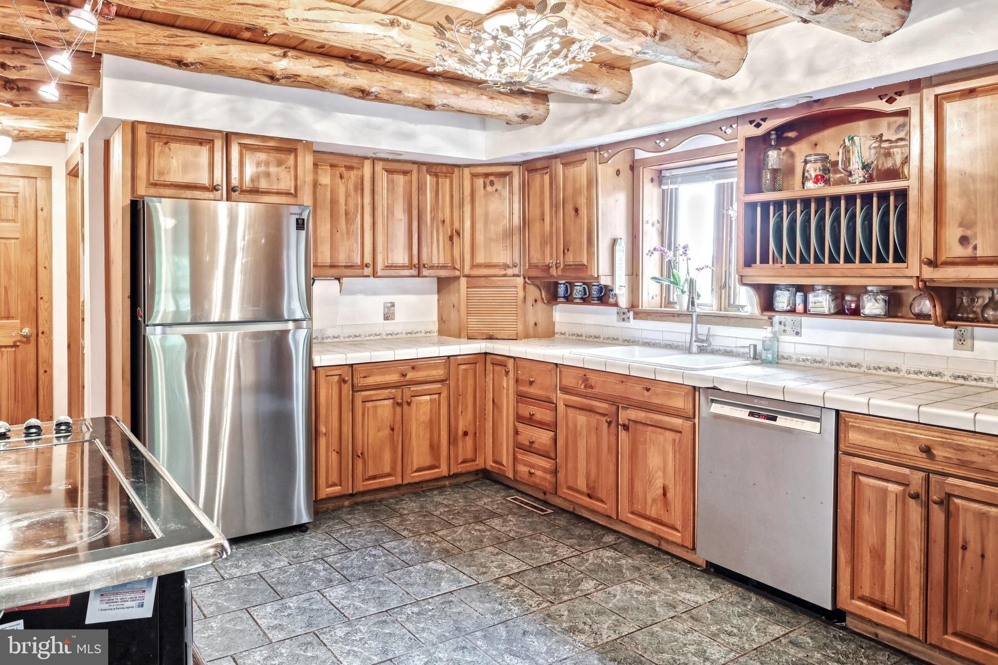 395 Bottom Road Orrtanna, PA 17353 - Photo 8 of 46 Gallery Image 8