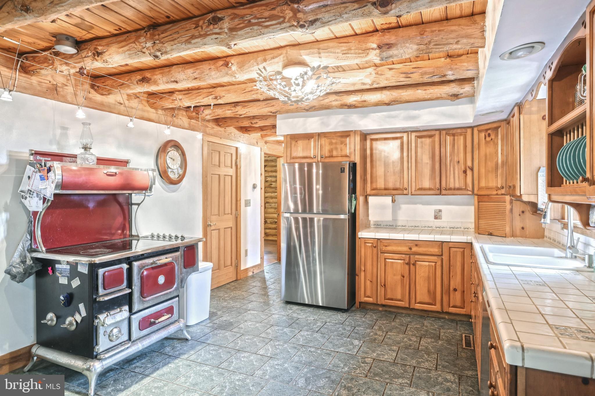 395 Bottom Road Orrtanna, PA 17353 - Photo 10 of 46 Gallery Image 10