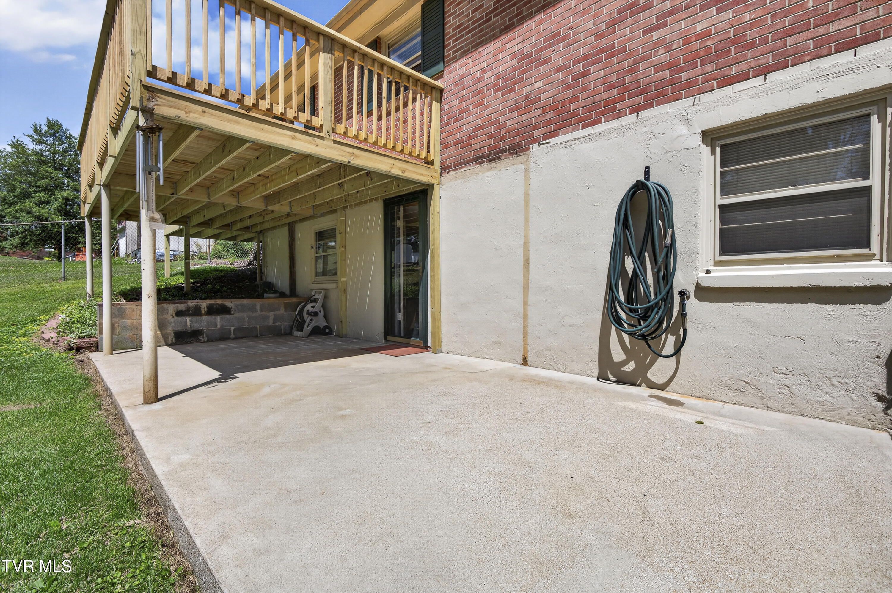 302 Seminole Road Bristol, VA 24201 - Photo 8 of 50 302-Seminole-Rd-9