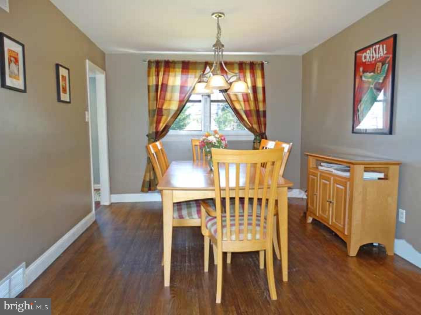 9733 Susan Road Philadelphia, PA 19115 - Photo 6 of 20 Dining Room