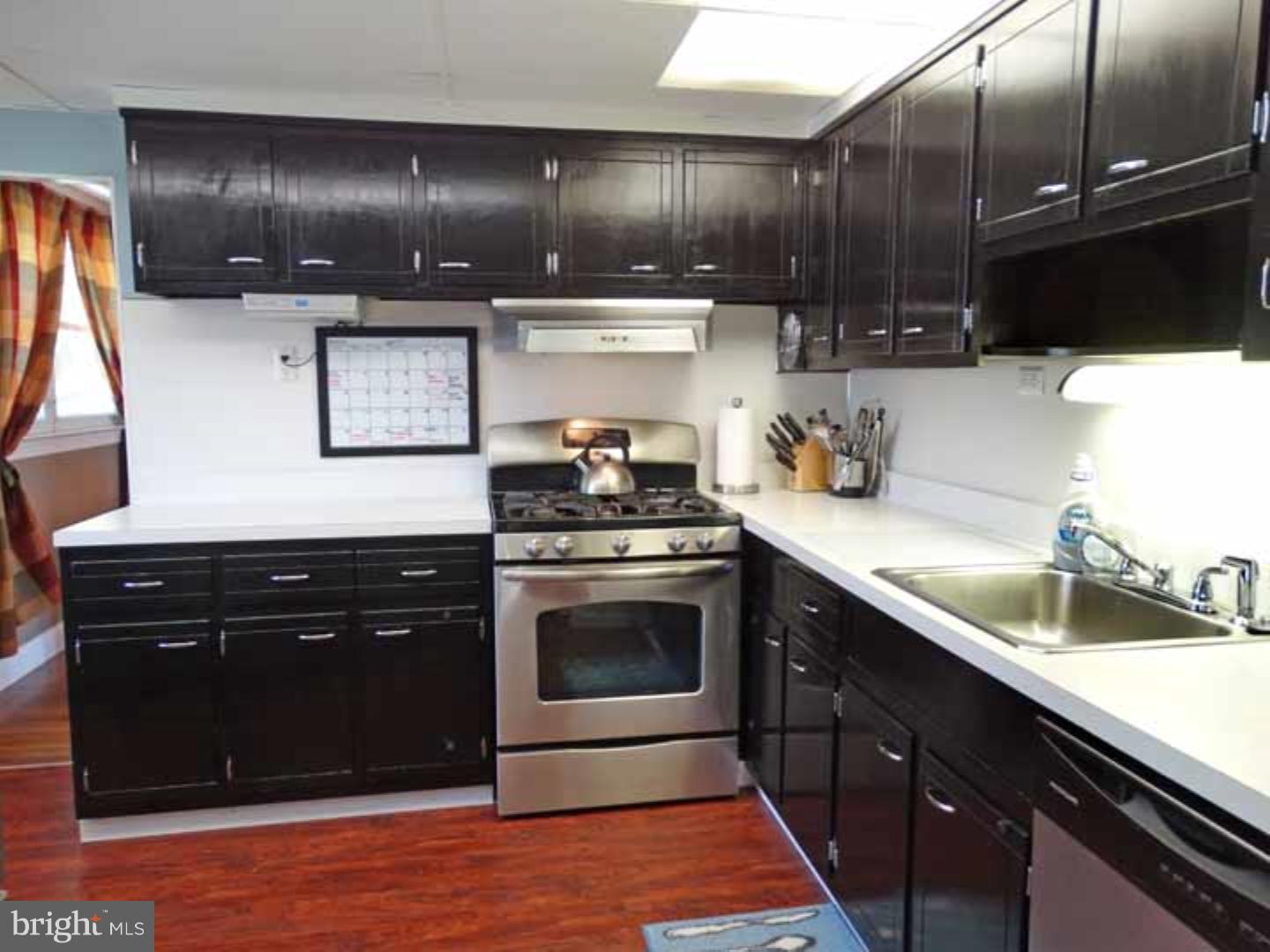 9733 Susan Road Philadelphia, PA 19115 - Photo 7 of 20 Kitchen