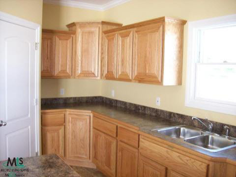 5633 Bishop Road Almont, MI 48003 - Photo 2 of 6 729368-1.JPG