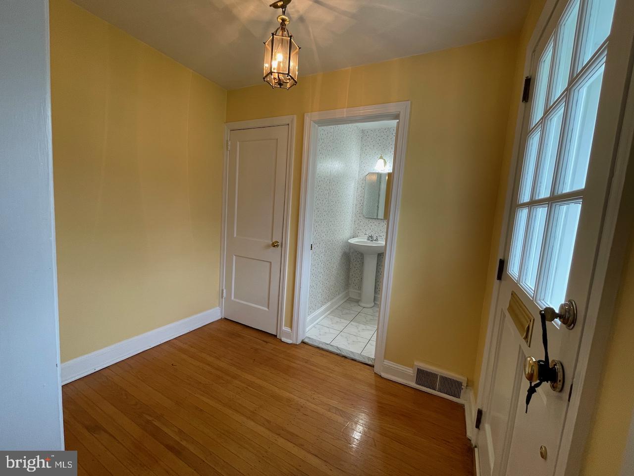 104 Cedarbrook Road Ardmore, PA 19003 - Photo 4 of 29