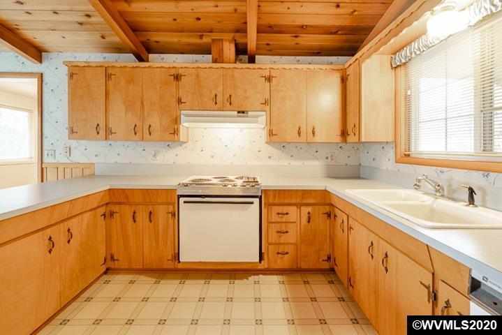 1453 Doaks Ferry Road Northwest Salem, OR 97304 - Photo 13 of 42