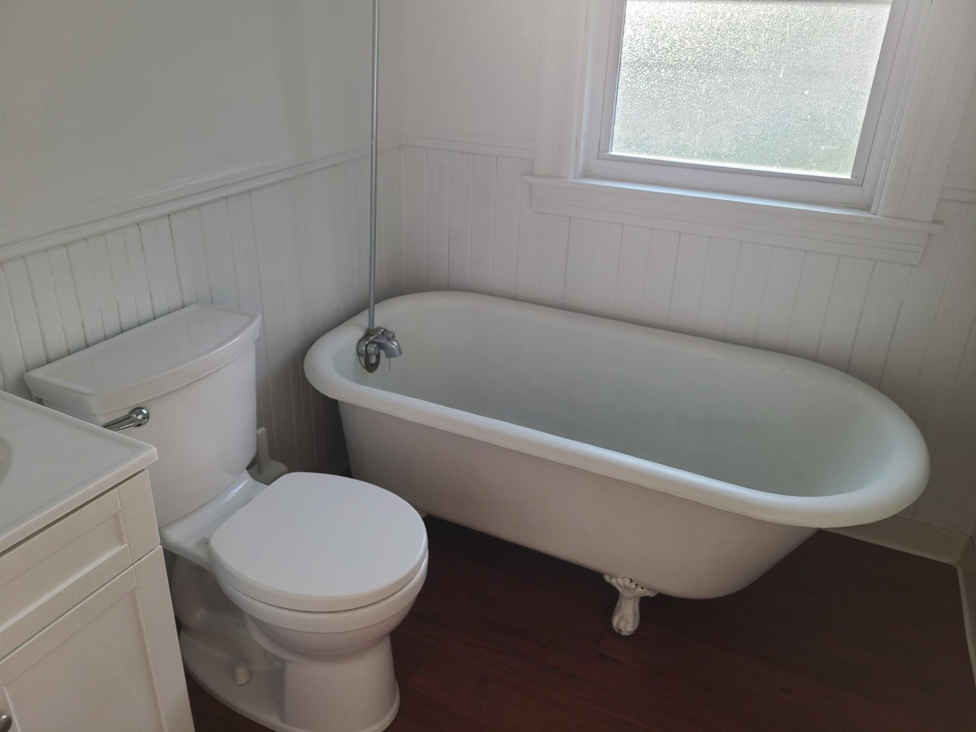 108 Delaware Avenue Manchester, NH 03104 - Photo 6 of 15