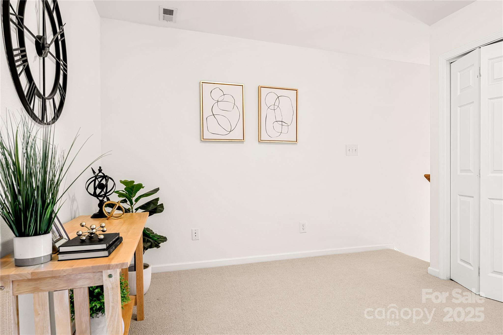 2443 Redmayne Lane Fort Mill, SC 29707 - Photo 18 of 43 an entryway with a flower pot
