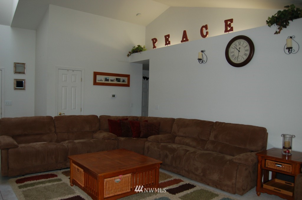 8612 194th Avenue Southwest Rochester, WA 98579 - Photo 2 of 15