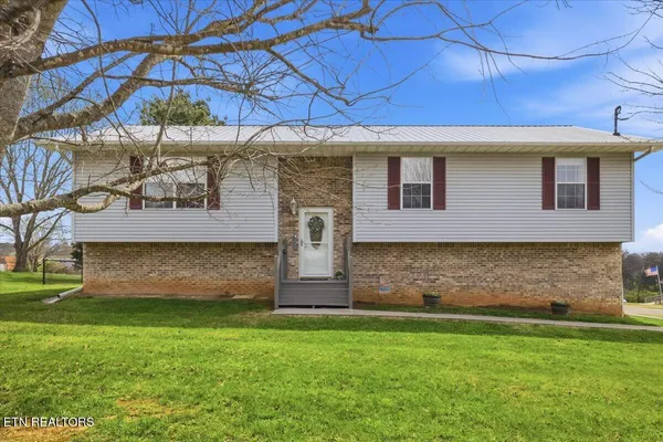 $424,900 | 312 St Edward Drive, Dandridge, TN 37725