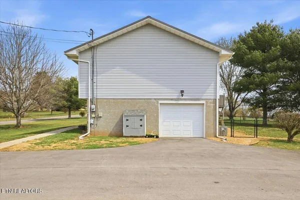 $424,900 | 312 St Edward Drive, Dandridge, TN 37725