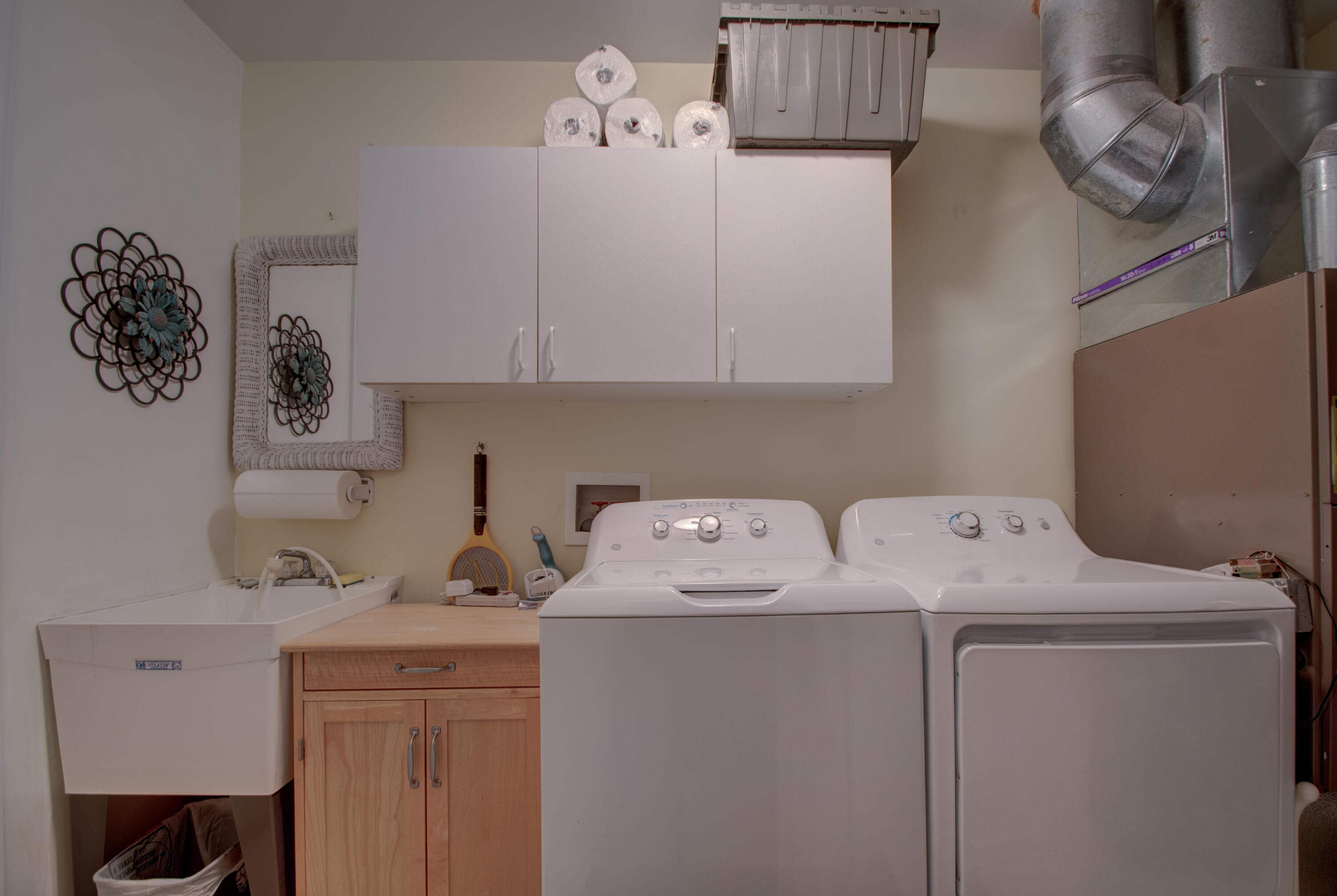 337 Pine Ridge Circle Lowell, IN 46356 - Photo 19 of 26 a utility room with dryer and washer